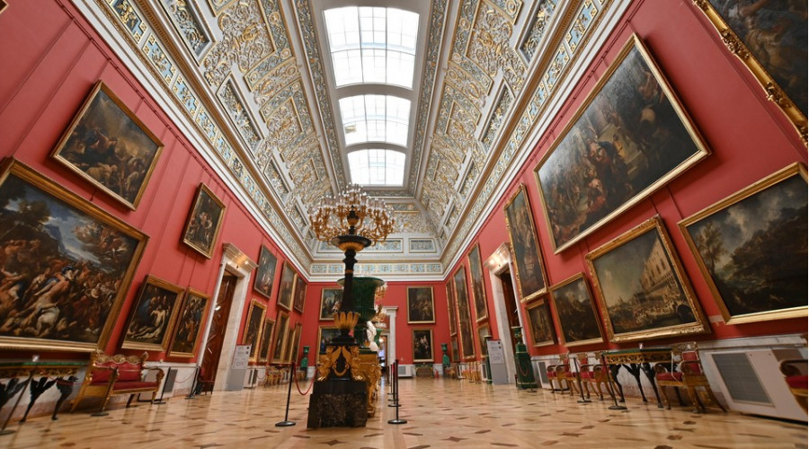 Новый Эрмитаж: освещение Малого Итальянского просвета