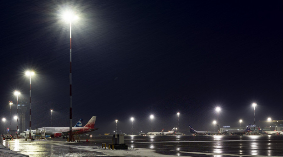 Аэропорт Пулково: модернизация освещения перрона № 1