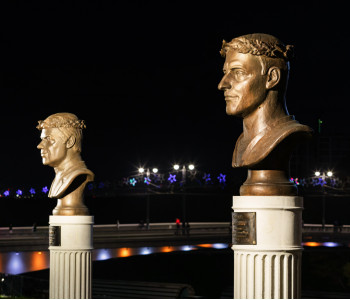 Аллея олимпийских чемпионов: подсветка бюстов
