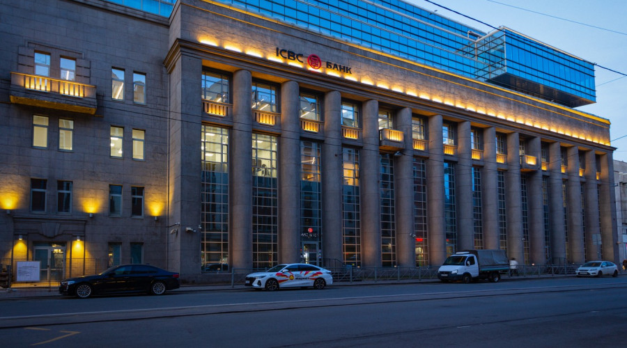 АО «АйСиБиСи Банк»: архитектурное освещение фасада