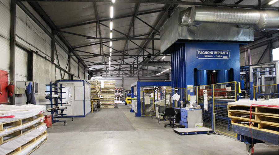 АО «Слотекс»: замена устаревших светильников