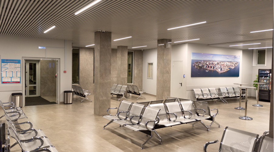 Архангельский речной порт: освещение зала ожидания