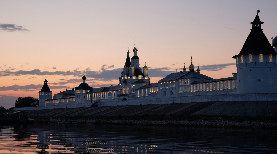 Архитектурная подсветка женского монастыря 