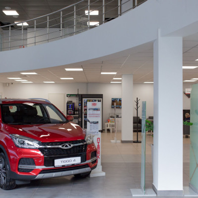  Автосалон Chery: освещение клиентских и ремонтных зон  