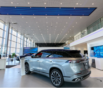 Автосалон OMODA: освещение выставочного зала и парковочной зоны