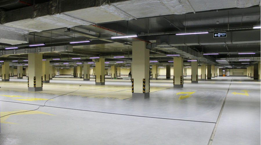 Парковка ТРЦ «Прайм Плаза»