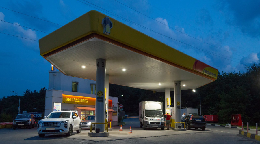 АЗС «Роснефть»: замена устаревшего освещения 