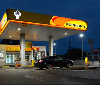 АЗС «Роснефть»: подсветка заправочной станции и подъезда к ней