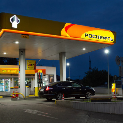АЗС «Роснефть»: подсветка заправочной станции и подъезда к ней