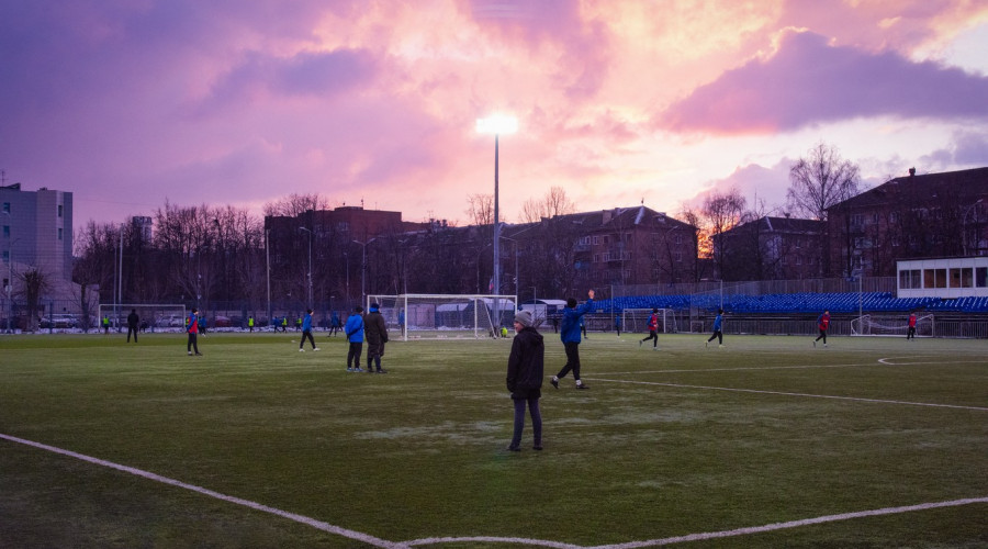Центр подготовки юных футболистов футбольного клуба «Шинник»: освещение тренировочного поля