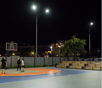  Центр уличного баскетбола: освещение открытой площадки  