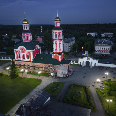 Церковь Троицы Живоначальной: освещение уличной территории