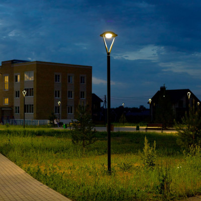 Чистопрудный сквер в Ижевске: уличное освещение 