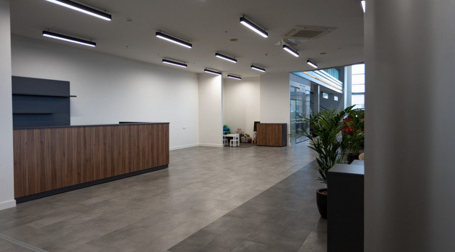 Дилерский центр «ИАТ Парнас»: внутренне освещение