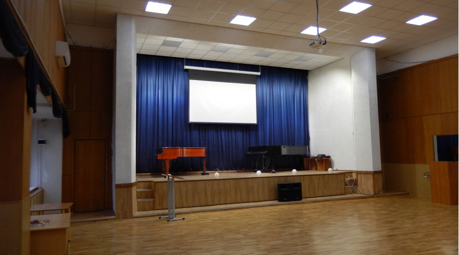 Гимназия №402 им. Алии Молдагуловой