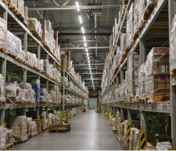 Гипермаркет «OBI»: освещение склада