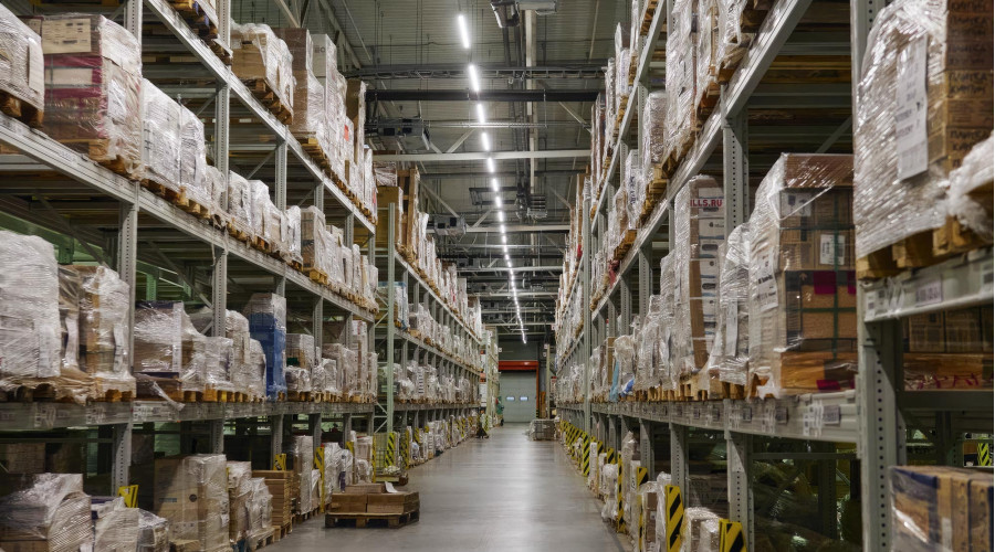 Гипермаркет «OBI»: освещение склада