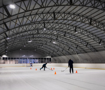 Каток «Русский лед»: освещение ледовой площадки