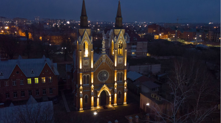 Католическая церковь: разработка концепции освещения фасада