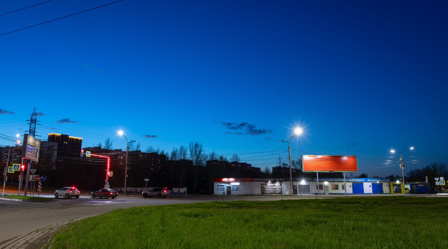 Круговой перекресток: уличное освещение