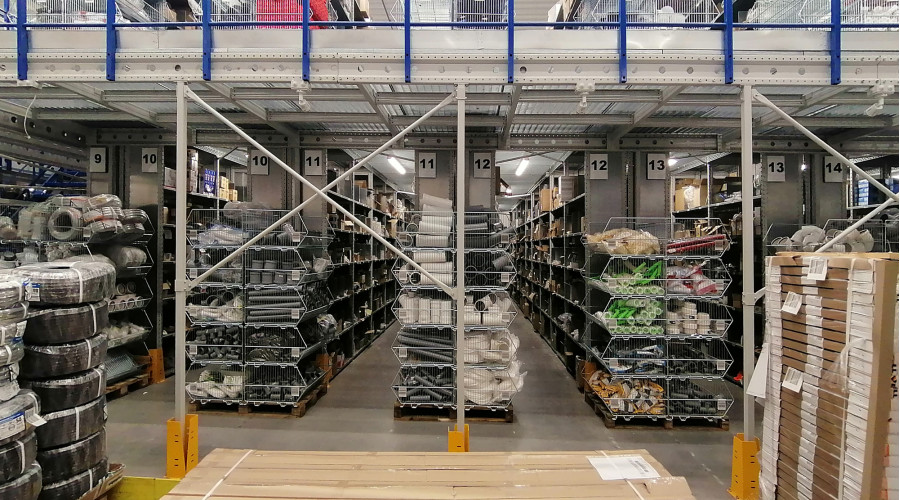 Магазин Leroy Merlin: освещение торговый площадей