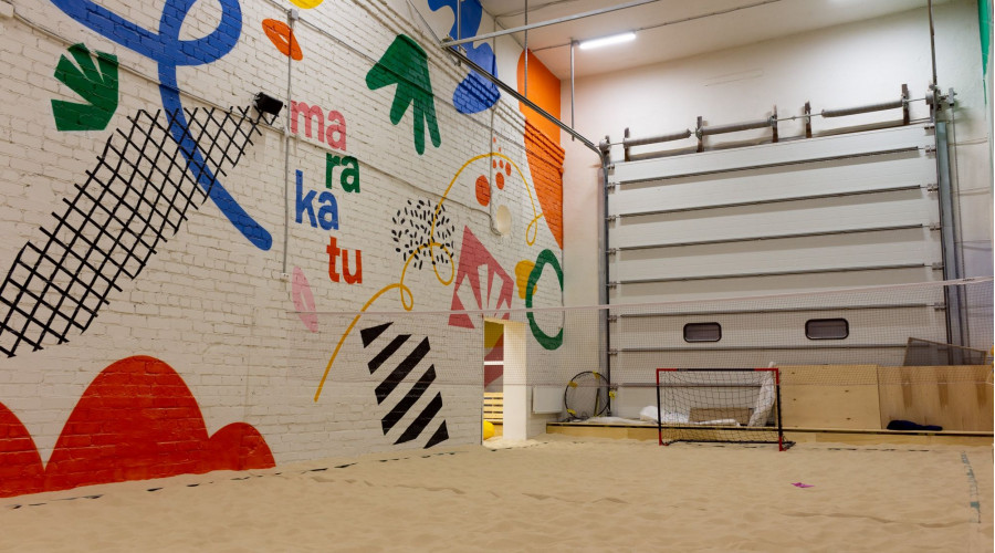 Освещение пляжной площадки Marakatu в Петербурге 