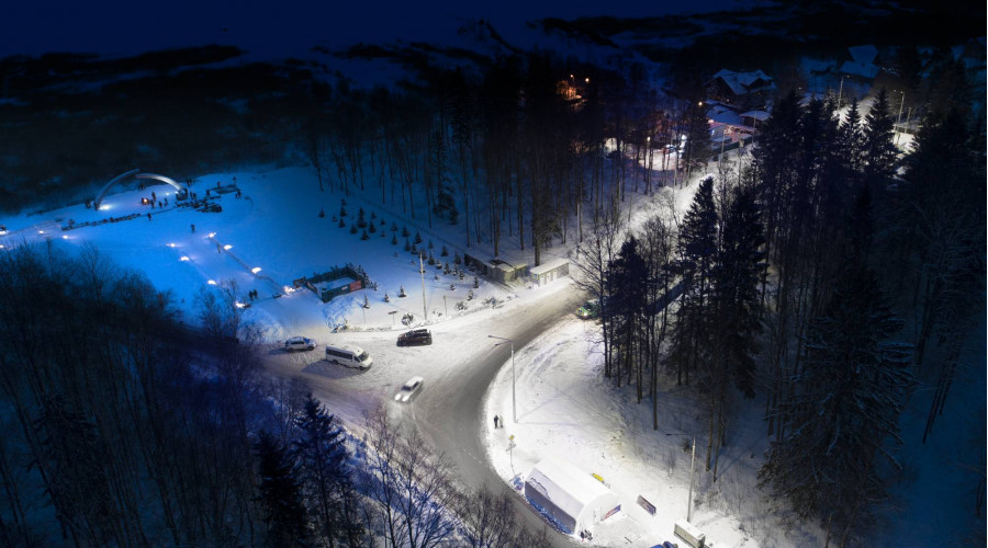 Мемориал «Разорванное кольцо»: освещение подъездной дороги