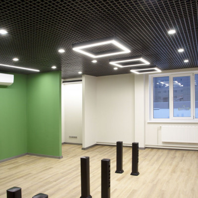 Офис банка «ИКУР»: дизайнерское освещение рабочего пространства