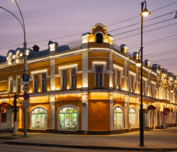 Административное здание XIX века: архитектурное освещение