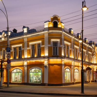 Административное здание XIX века: архитектурное освещение