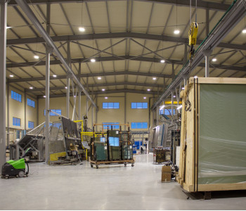  Оконный завод «Лабрадор»: замена производственного освещения