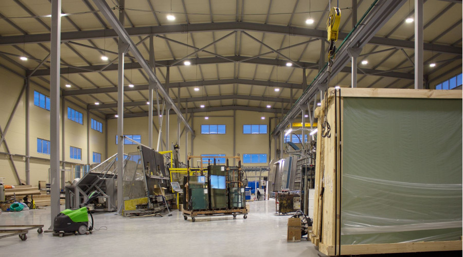 Оконный завод «Лабрадор»: замена производственного освещения