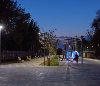 Русская площадь: освещение тематической зоны отдыха