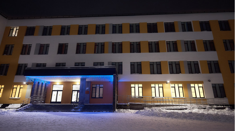 Освещение уличной территории школы