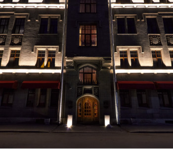 «Ланкастер Корт»: архитектурная подсветка отеля