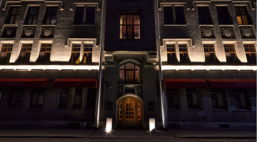 «Ланкастер Корт»: архитектурная подсветка отеля