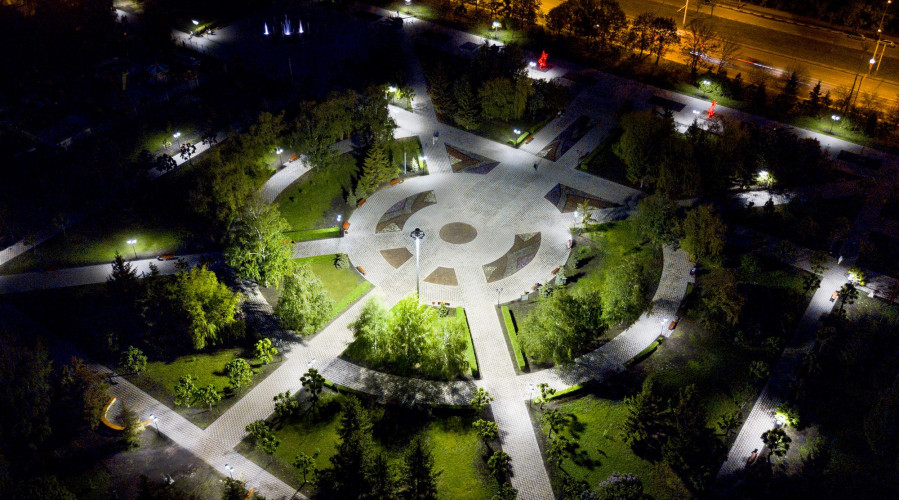 Парк Победы: уличное освещение сквера