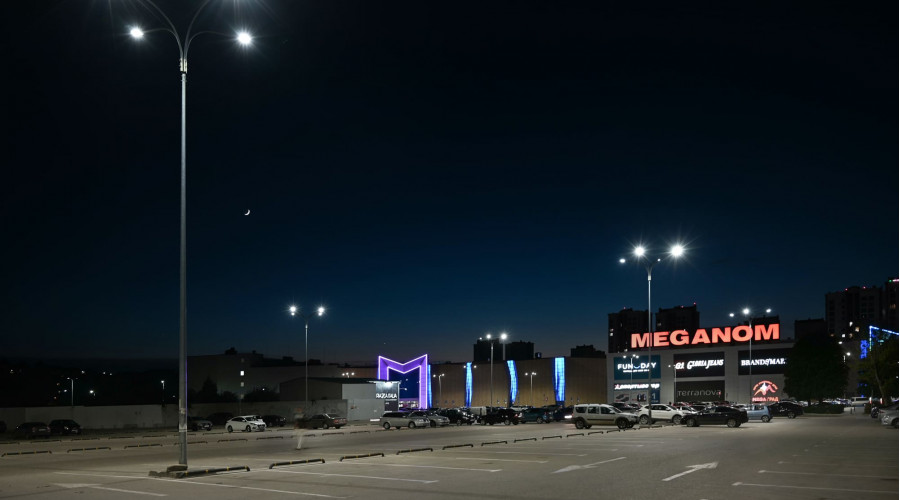 Парковка ТРЦ «Меганом»