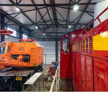 АО «Подольское ППЖТ»: освещение ремонтных мастерских 