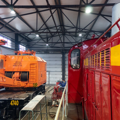 АО «Подольское ППЖТ»: освещение ремонтных мастерских 