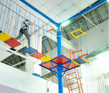 Спортивно-развлекательная арена PointUp