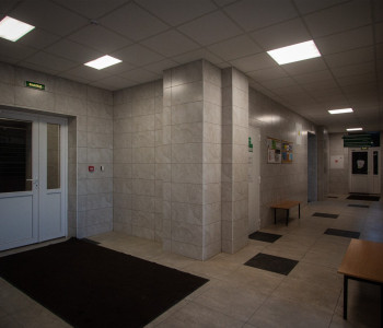 Городская поликлиника №72 в пос. Металлострой: модернизация освещения