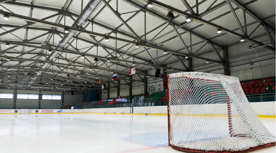 Ледовый комплекс в поселке Майский