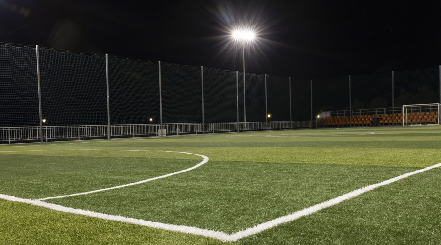 Гостиничный комплекс «Приазовье»: освещение футбольного поля 