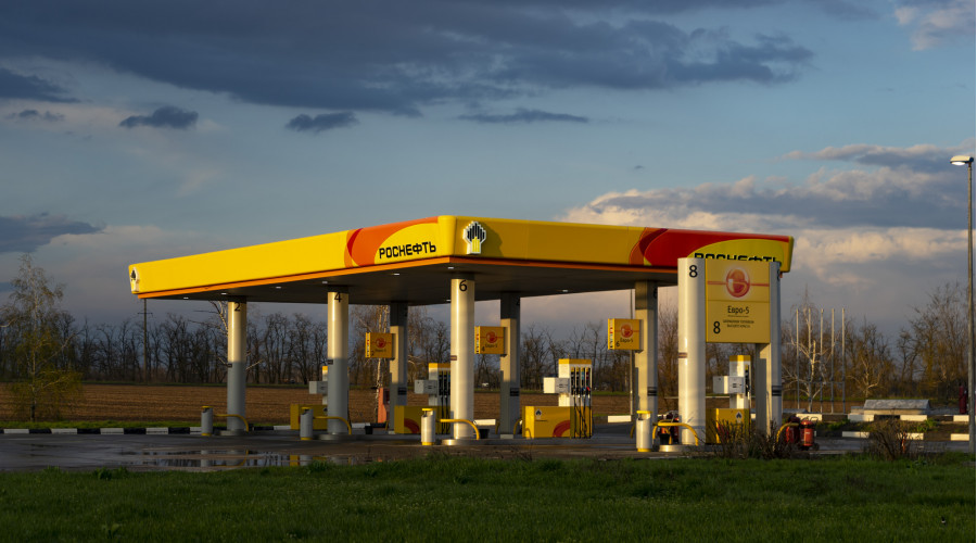«Роснефть»: освещение АЗС 
