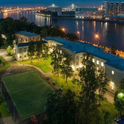 Школа в Санкт-Петербурге: замена уличного освещения 