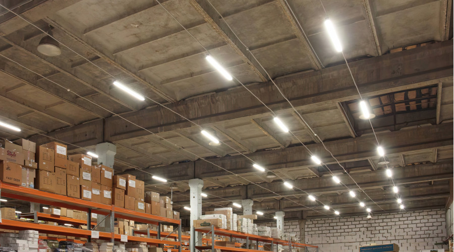Склад магазина «Уют»: модернизация системы освещения