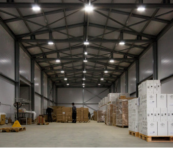 Склад ООО «РестИнтернэшнл»: замена устаревших светильников