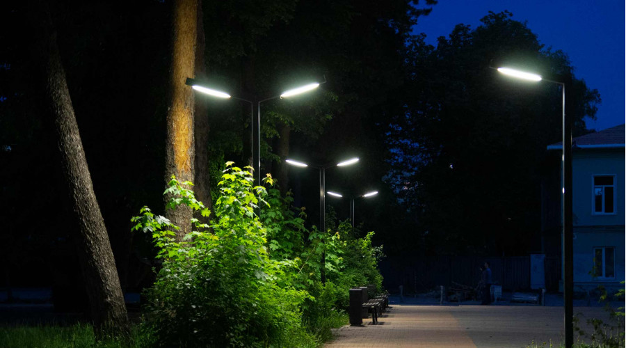 Сквер Победы в Арзамасе: реконструкция освещения 