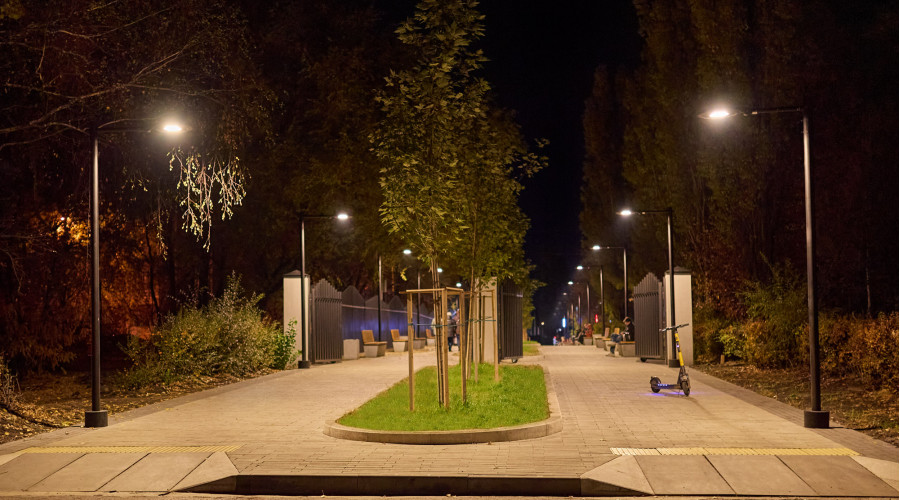 Сквер Примирения и согласия: освещение территории